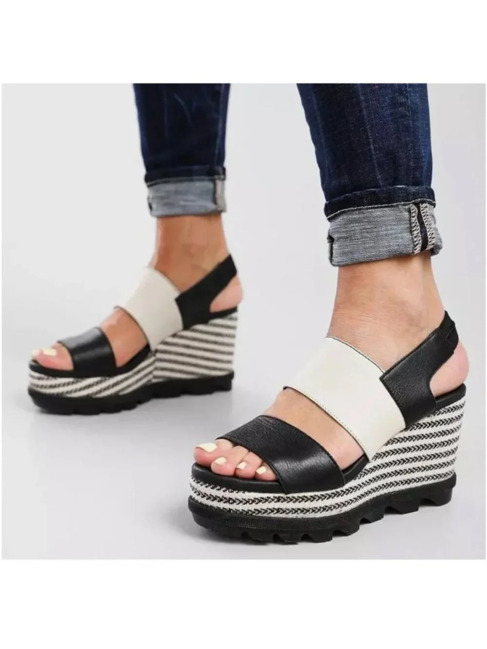 Sorel Joanie II Slingback Black and White Platform Wedge Sandals 9